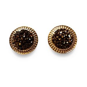 NWOT- Magnolia and Vine Razzle Dazzle Brown Snap Set